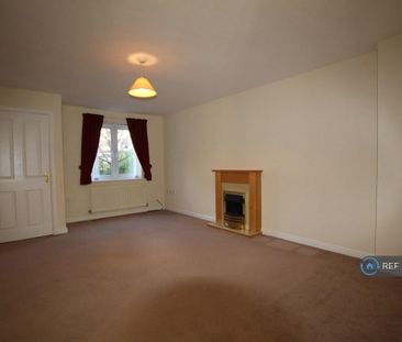 3 bedroom semi-detached house to rent - Photo 1