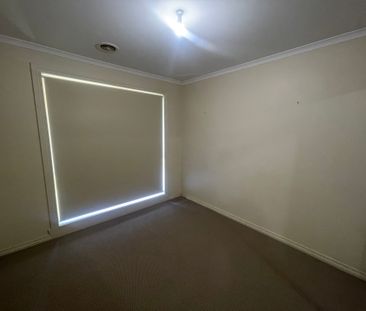 Spacious 3 Bedroom Unit - Photo 2