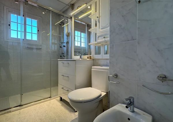 Calle de Tribaldos, Madrid, Community of Madrid 28043