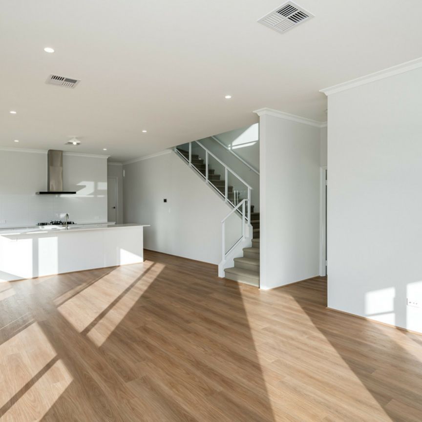 Brand-New Luxury Home with Ocean Views � 5 Bedrooms, 2 Studies & Multiple Living Zones - Photo 1