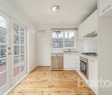LOVELY TWO BEDROOM HOME - Photo 4