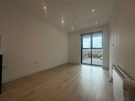 Slough, Berkshire, SL1 - Photo 2