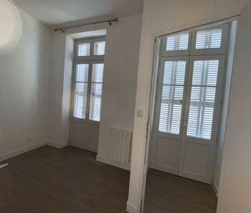 Location Appartement 2 pièces 33m² ANGOULEME 16000 - Photo 2