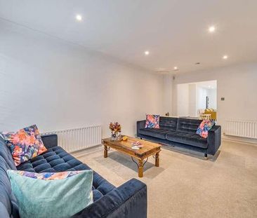Rosslyn Park, Weybridge, Surrey, KT13 - Photo 3