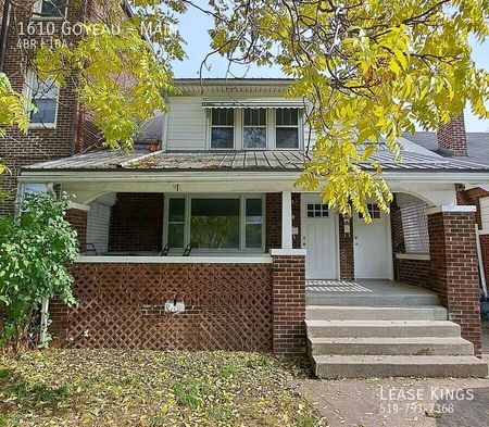 Completely Renovated 4 Bedroom 1 Bathroom Main Floor Unit - Photo 2