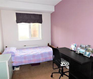 2 bedroom apartment to let - Photo 3