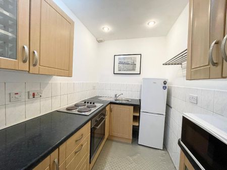 1 bedroom flat to rent - Photo 4