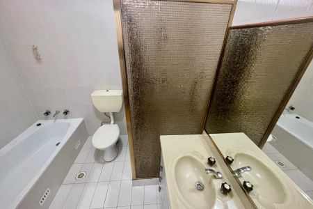 Modern 3 Bedroom Villa – Freshly Updated & Move-In Ready - Photo 2