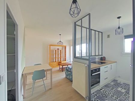 Location Appartement 2 pièces Meublé 35m² ROMANS SUR ISERE 26100 - Photo 2