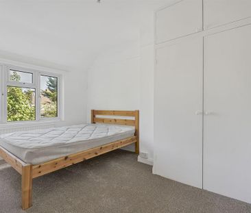 4 bedroom semi-detached house to rent - Photo 5