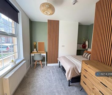 1 bedroom in a house share to rent - Photo 3