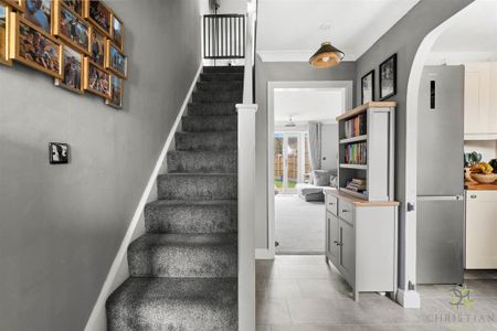 2 bedroom end of terrace house to rent - Photo 5
