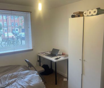3 bed flat to rent in Maria Court, Hythe - Photo 5