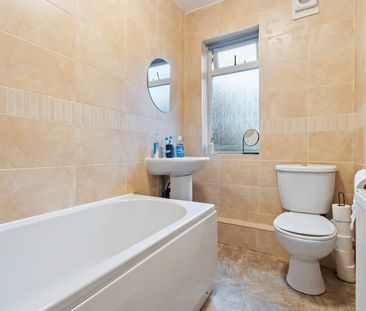 2 Bed Terraced House, Henley Road, LS13 - Photo 5
