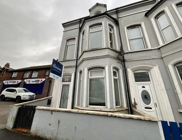 31 Woodvale Road, Belfast, BT13 3BN - Photo 1