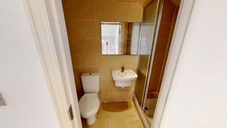 Knighton Drive, Leicester - Photo 3
