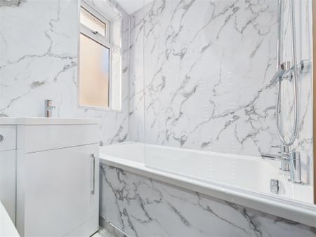 3 bedroom House to rent - Photo 3