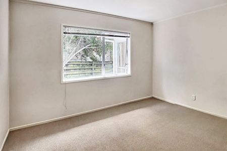 REMUERA - 3 Bedroom House - Photo 3