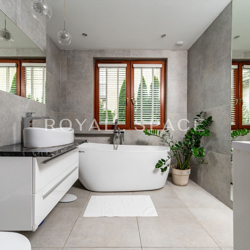 Apartament w otoczeniu zieleni z balkonem - Zdjęcie 1