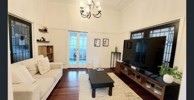 Luxury house for Rent – Fully Furnished Heritage Home in South Brisbane - Photo 1