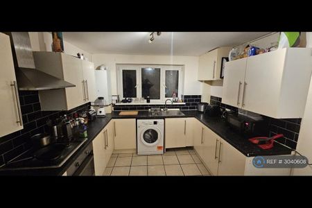 3 bedroom maisonette to rent - Photo 4