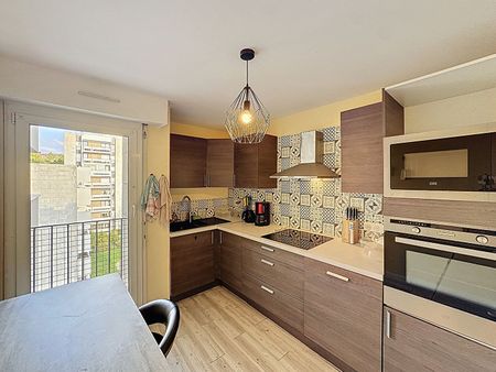 Appartement à louer - ÉPERNAY - Appartement 3 pièces avec balcon - Photo 4