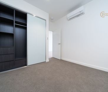 2 Bedroom Apartment with City Views@$750 Per Week - Photo 3