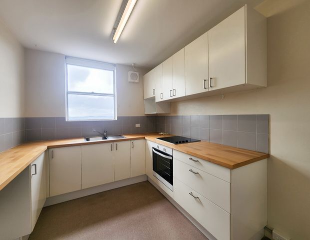 LOW MAINTENANCE 2x1 APARTMENT... DONT MISS OUT! - Photo 1