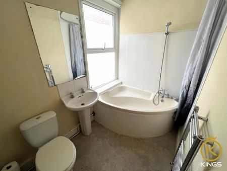 5 bedroom terraced house to rent - Photo 4