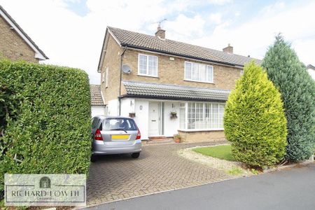 3 bedroom semi-detached house to rent - Photo 4