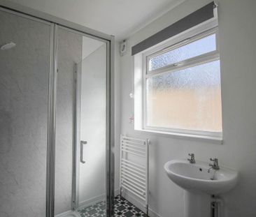 2 bedroom bungalow to rent - Photo 2