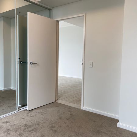 Modern two bedroom unit on 9th floor - Photo 3