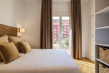 Calle de Sicília, Barcelona, Catalonia 08013 - Photo 5