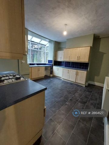 2 bedroom semi-detached house to rent - Photo 5