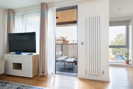 2 Bed Flat, Bardsley Lane, SE10 - Photo 2