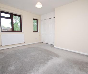 2 bedroom end of terrace house to rent - Photo 3