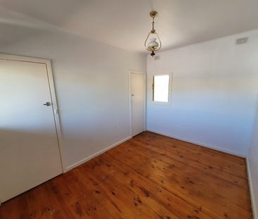 PET FRIENDLY, 1 BEDROOM UNIT IN FULHAM - Photo 2