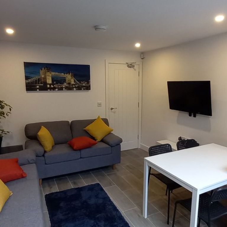 St Georges Road, Room 5 - Photo 1