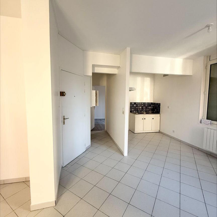 Location Appartement 2 pièces 42m² FECAMP 76400 - Photo 1