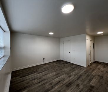 For Lease - 1987 Lawrence Avenue Unit# 1, Toronto, Ontario - Photo 5