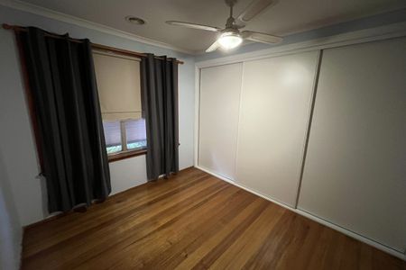 CHARMING 3 BEDROOM HOME - Photo 3