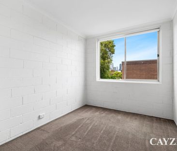 Light filled Apartment in great location - Photo 6