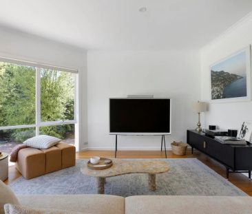 Sunlit Brighton East Abode with Deep Garden & Bayside Charm! - Photo 5