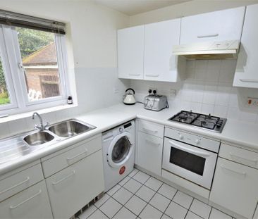 2 bedroom maisonette to rent - Photo 4