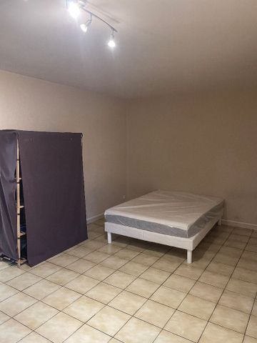 Location Appartement 1 pièce 33m² - Photo 3