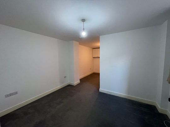 1 bed flat to rent in New Road, Chatham, ME4 - Photo 1