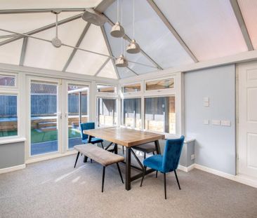 4 bedroom semi-detached house to rent - Photo 4