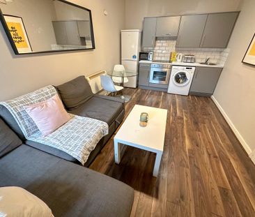 4 bedroom flat to rent - Photo 6