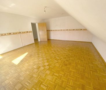 Großzügige 4-Zimmer-Dachgeschosswohnung mit Balkon, Tageslichtbad &... - Photo 5