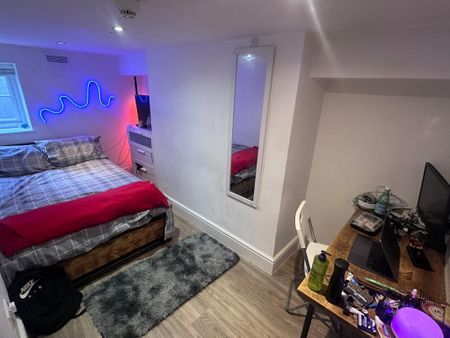 6 bedroom duplex to rent - Photo 3